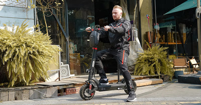 Combien de temps la trottinette électrique iX6 peut-elle voyager ?